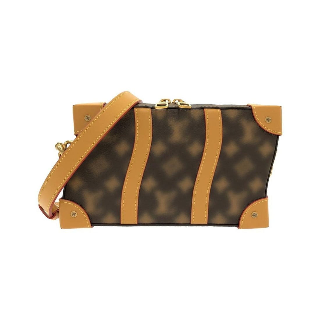 Louis Vuitton This Is Not Monogram Soft Trunk M81580 Shoulder Bag: --- Catalog ---Category: SizeSize (HxWxD): 13cm x 22.5cm x 5cm / 5.11'' x 8.85'' x 1.96''Category: DesignType: Shoulder bagColor: BrownGender: Women,MenMaterial: Coated canvas Category: GeneralMPN: M8