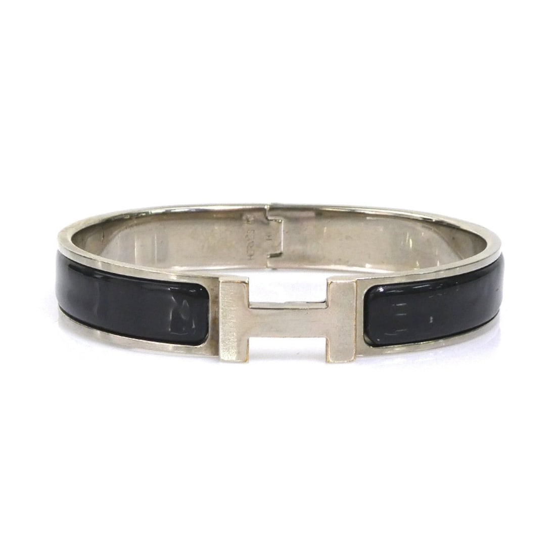 Hermes HERMES Bangle Bracelet Clic Clack H Metal Enamel Silver Gray Black Men's Women's e62195a: --- Catalog ---Category: SizeLength: 18cm / 7.08''Category: DesignType: BangleColor: Black, SilverGender: Men,WomenMaterial: Enamel, MetalCategory: GeneralBrand: Hermes--- Item List ---Section: Condit