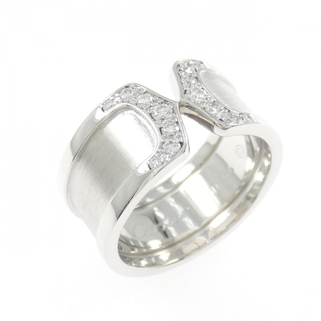 Cartier C2 Large Ring: --- Catalog ---Category: SizeUS Size: 8Brand Size: 56Category: DesignType: Band ringGender: Women,MenMaterial: White gold (18K)Category: GeneralMPN: B4044100Brand: Cartier--- Item List ---Section: Con