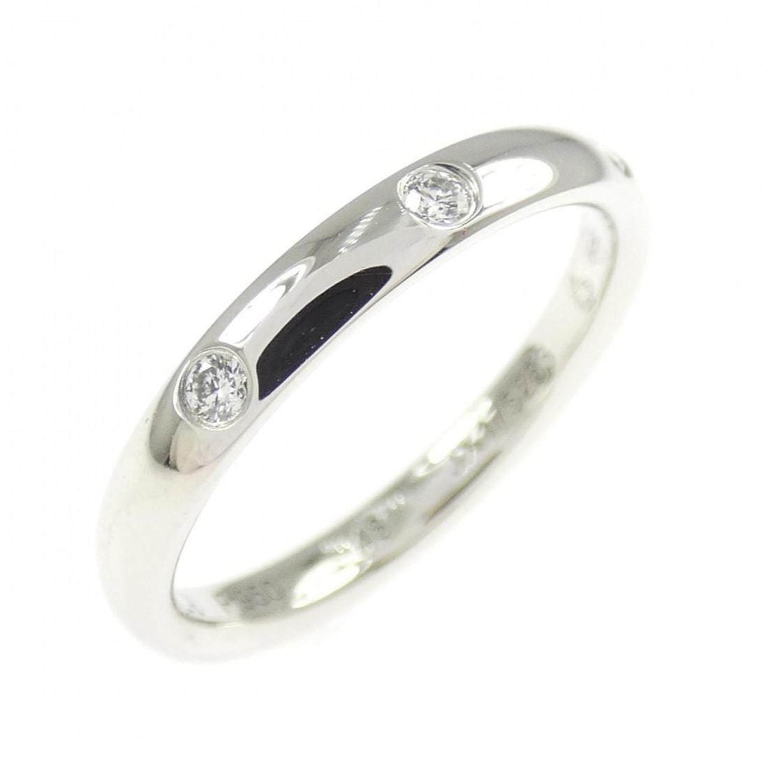 Van Cleef & Arpels Tendrement Etoile Ring: --- Catalog ---Category: SizeUS Size: 4.5Brand Size: 48Category: DesignType: Band ringGender: WomenMaterial: Platinum 950Category: GeneralMPN: VCARO9Y600Brand: Van Cleef & Arpels--- Item List ---Secti