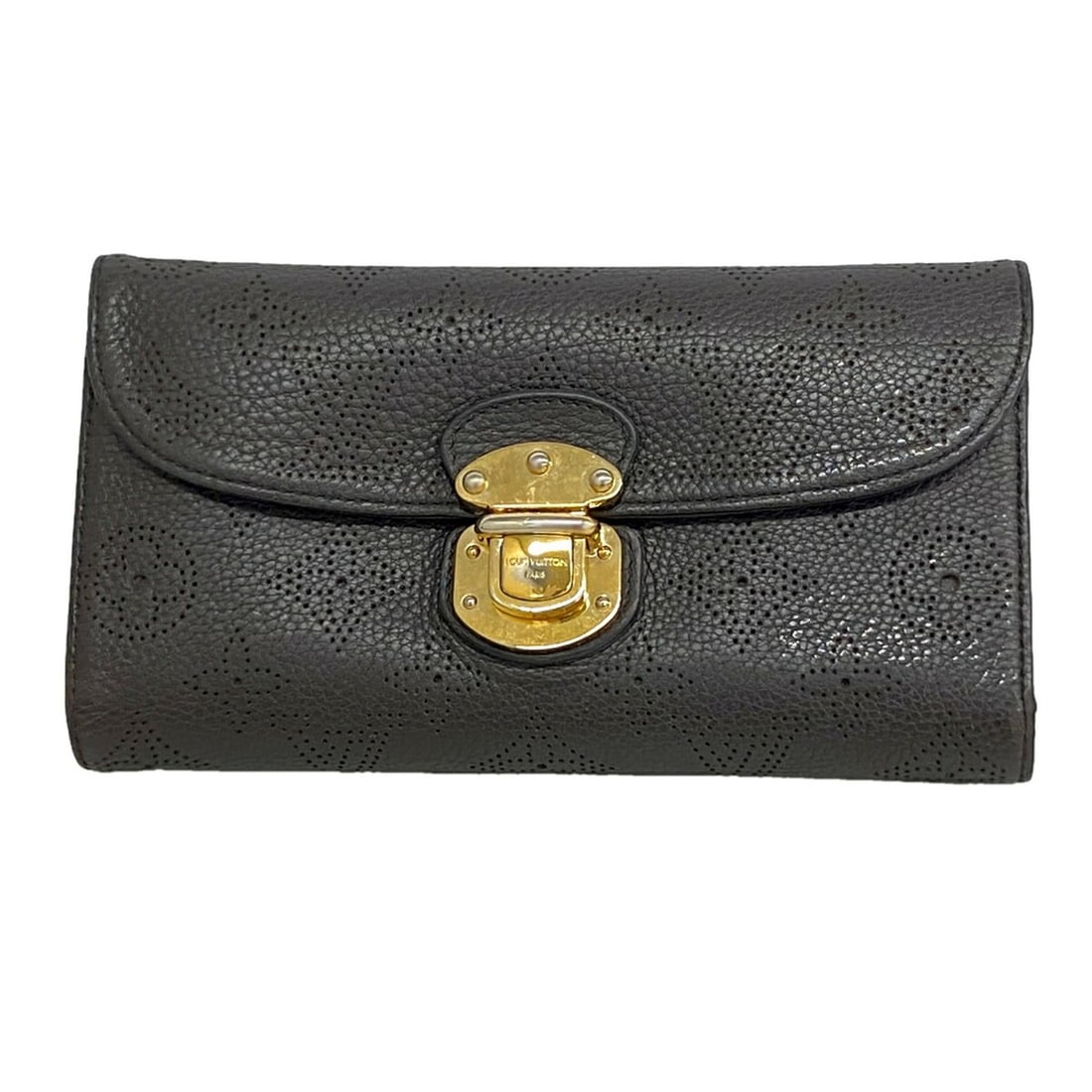 Louis Vuitton Mahina Portefeuille Amelia Tri-fold Long Wallet M95968 Chocolate Ladies: --- Catalog ---Category: SizeSize (HxWxD): 10.5cm x 19cm x 2.5cm / 4.13'' x 7.48'' x 0.98''Category: DesignType: Long wallet (tri-fold)Color: ChocolatGender: WomenCategory: GeneralMPN: M95968Brand: Lo