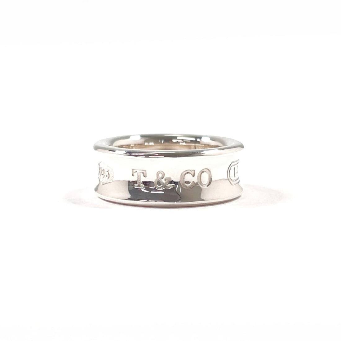 TIFFANY&Co. Tiffany 1837 Medium Ring, Sterling Silver 925, Size 7.5cm, Women's: --- Catalog ---Category: SizeJP Size: 7.5US Size: 4Category: DesignType: Band ringColor: SilverGender: WomenMaterial: Silver 925Category: GeneralBrand: Tiffany--- Item List ---Section: ConditionRankin