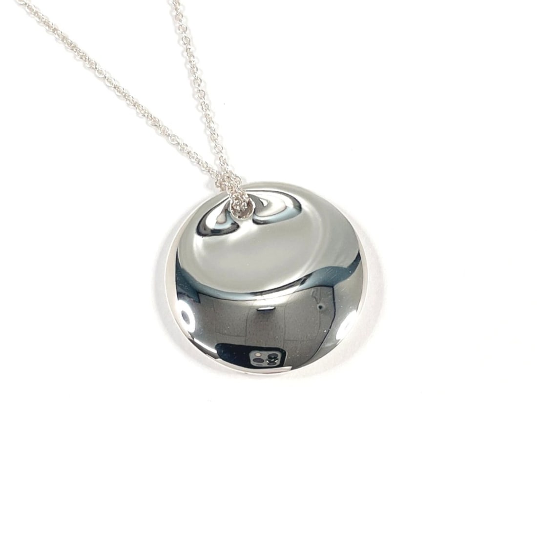 TIFFANY&Co. Tiffany Round Elsa Peretti Necklace, Sterling Silver 925, Silver, Women's: --- Catalog ---Category: SizePendant Size: 23.2mm x 23.2mm / 0.91'' x 0.91''Neck Circumference: 38.5 cm / 15.15''Category: DesignColor: SilverGender: WomenMaterial: Silver 925Necklace Type: NecklaceCa