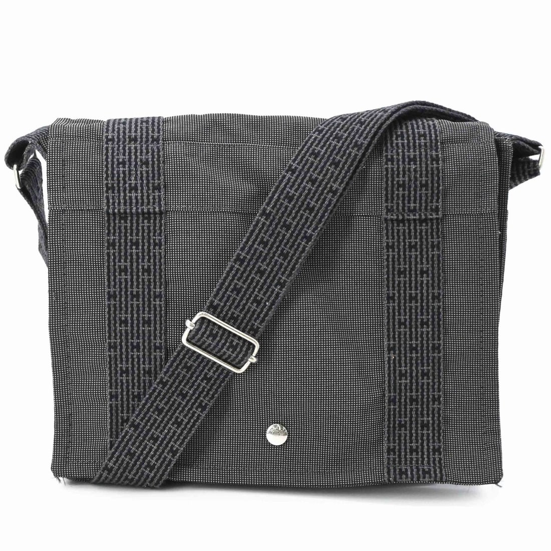 HERMES Hermes Herline Bassas PM Shoulder Bag Canvas Nylon Gray: --- Catalog ---Category: SizeSize (HxWxD): 25cm x 30.5cm x 8cm / 9.84'' x 12'' x 3.14''Category: DesignType: Shoulder bagColor: GrayGender: WomenMaterial: Nylon canvas Category: GeneralLine: Her LineB