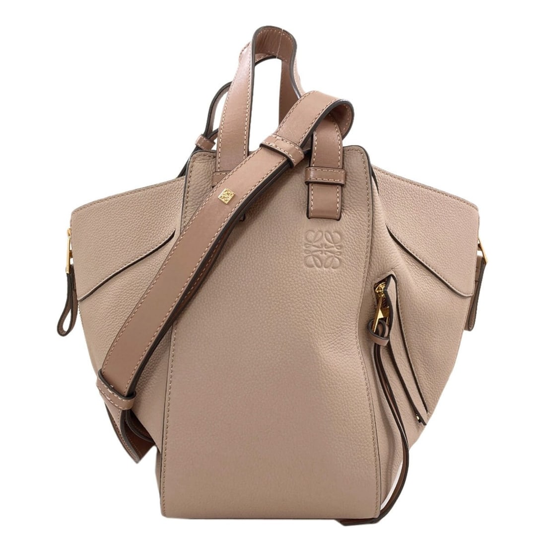 Loewe Hammock Medium 2-Way Handbag, Calfskin, Women's.: --- Catalog ---Category: SizeSize (HxWxD): 24cm x 13.5cm x 26cm / 9.44'' x 5.31'' x 10.23''Category: DesignType: HandbagColor: BrownGender: WomenMaterial: Leather Category: GeneralBrand: Loewe--- Item