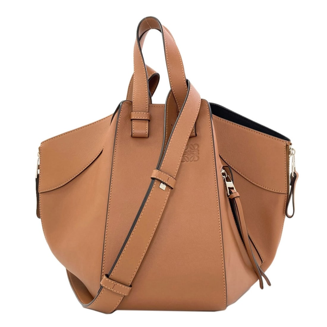 Loewe Hammock Small 2-Way Handbag, Calfskin, Women's: --- Catalog ---Category: SizeSize (HxWxD): 25cm x 13.5cm x 25.5cm / 9.84'' x 5.31'' x 10.03''Category: DesignType: HandbagColor: BrownGender: WomenMaterial: Leather Category: GeneralBrand: Loewe--- It