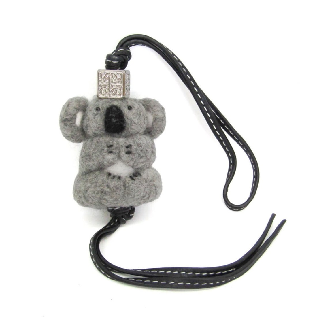 Loewe Leather Handbag Charm Black,Gray Koala Charm: --- Catalog ---Category: SizeChain Length: 135.00mm / 5.31''Size (HxWxD): 50.00mm x 60.00mm x 40.00mm / 1.97'' x 2.36'' x 1.57''Category: DesignType: Handbag charmColor: Black, GrayMetal: SilverGender