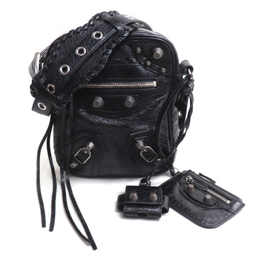 BALENCIAGA Le Cagole Shoulder Bag, Black, 719065 210KR 1000, Men's: --- Catalog ---Category: SizeSize (HxWxD): 21cm x 17.5cm x 5cm / 8.26'' x 6.88'' x 1.96''Category: DesignType: Pouch, Shoulder bagColor: BlackGender: MenMaterial: Leather Leather/Fur Type: LambskinCat