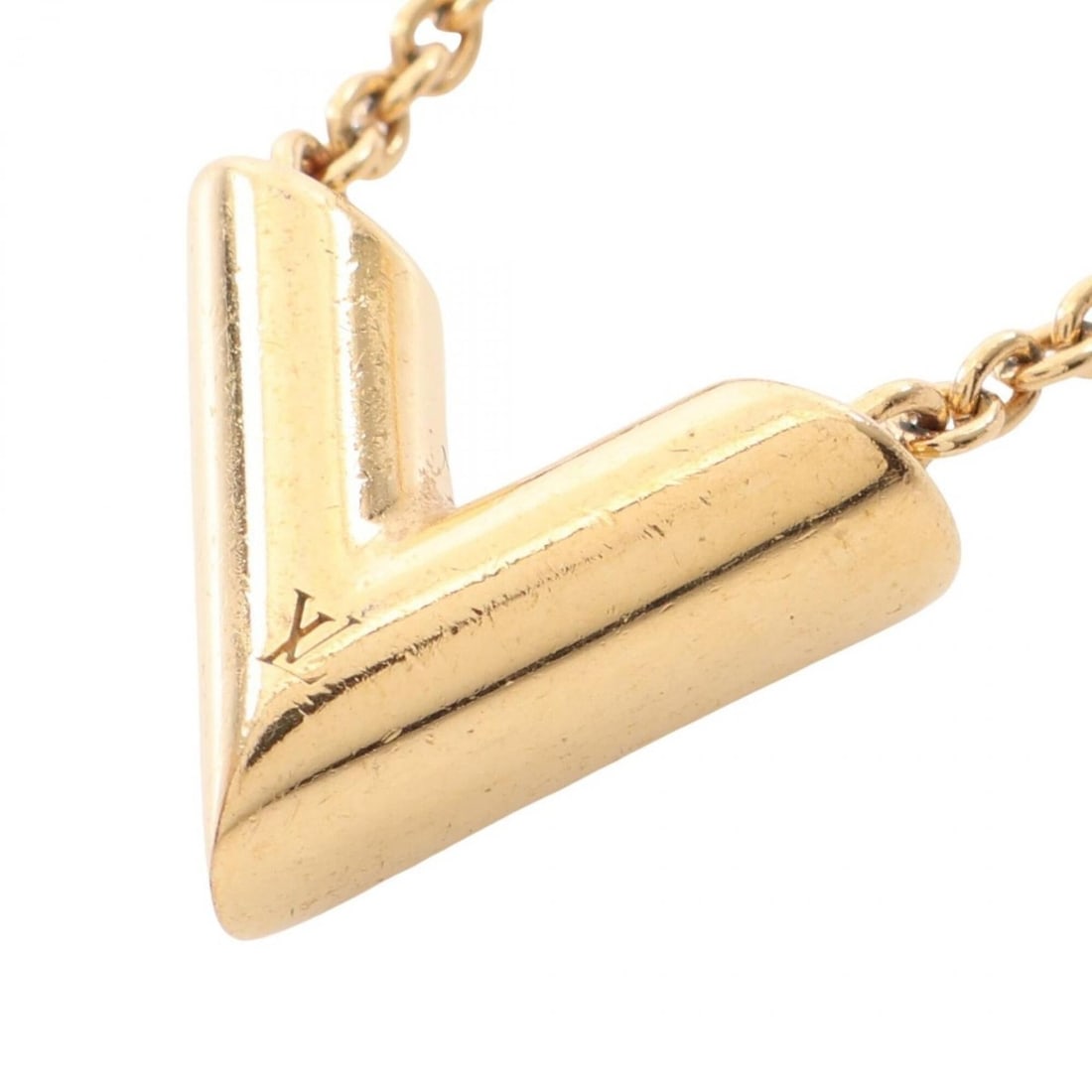 Louis Vuitton Essential V Necklace, Gold Plated (GP), Women's, Tone, M61083: --- Catalog ---Category: SizePendant Size: 13mm x 16mm / 0.51'' x 0.62''Neck Circumference: 42 cm - 46.5 cm / 16.53'' - 18.3''Category: DesignColor: GoldGender: WomenMaterial: Gold platingNecklace Typ