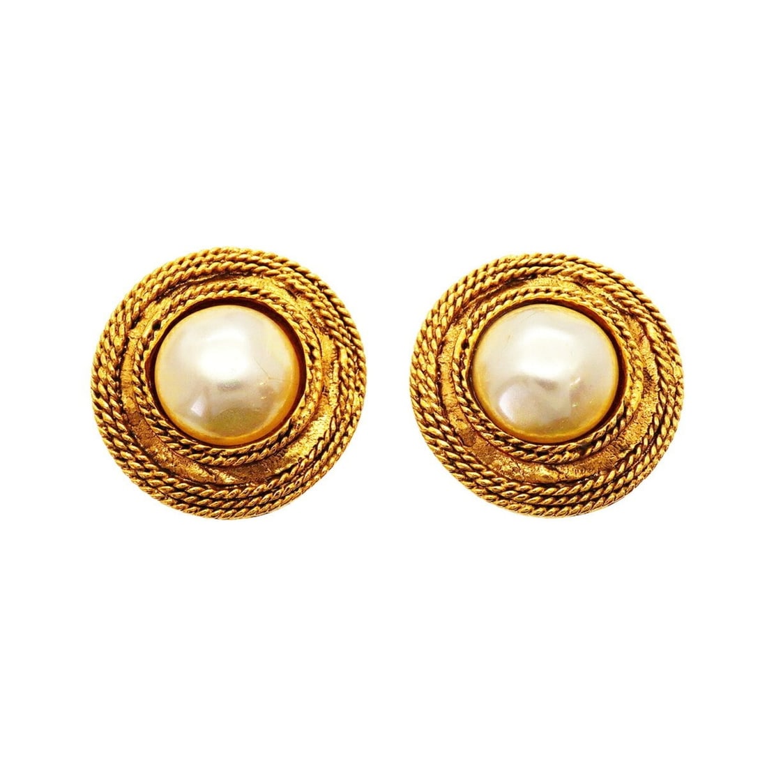 Chanel Circle Earrings, GP Plated, Faux Pearl, Gold, Women's: --- Catalog ---Category: SizeSize (HxWxD): 26.80mm x 26.40mm / 1.06'' x 1.04''Category: DesignType: Clip earringsColor: GoldGender: WomenMaterial: Gold platingCategory: GeneralBrand: Chanel--- Item Li