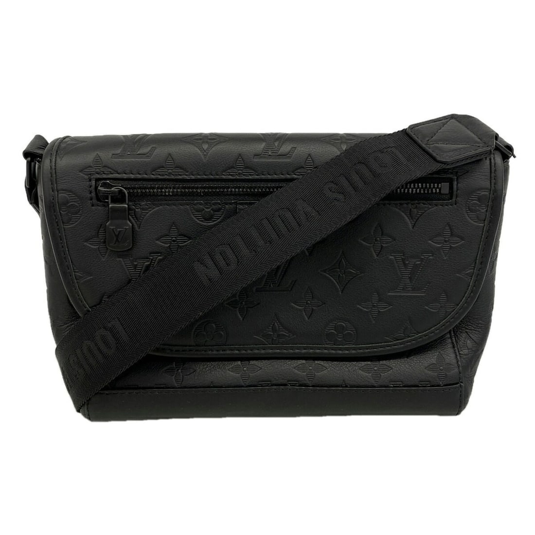 Louis Vuitton Monogram Shadow Pulse Shoulder Bag M14874 Black Men's: --- Catalog ---Category: SizeSize (HxWxD): 18cm x 23cm x 10cm / 7.08'' x 9.05'' x 3.93''Category: DesignType: Shoulder bagColor: BlackGender: MenCategory: GeneralMPN: M14874Brand: Louis Vuitton--- Ite