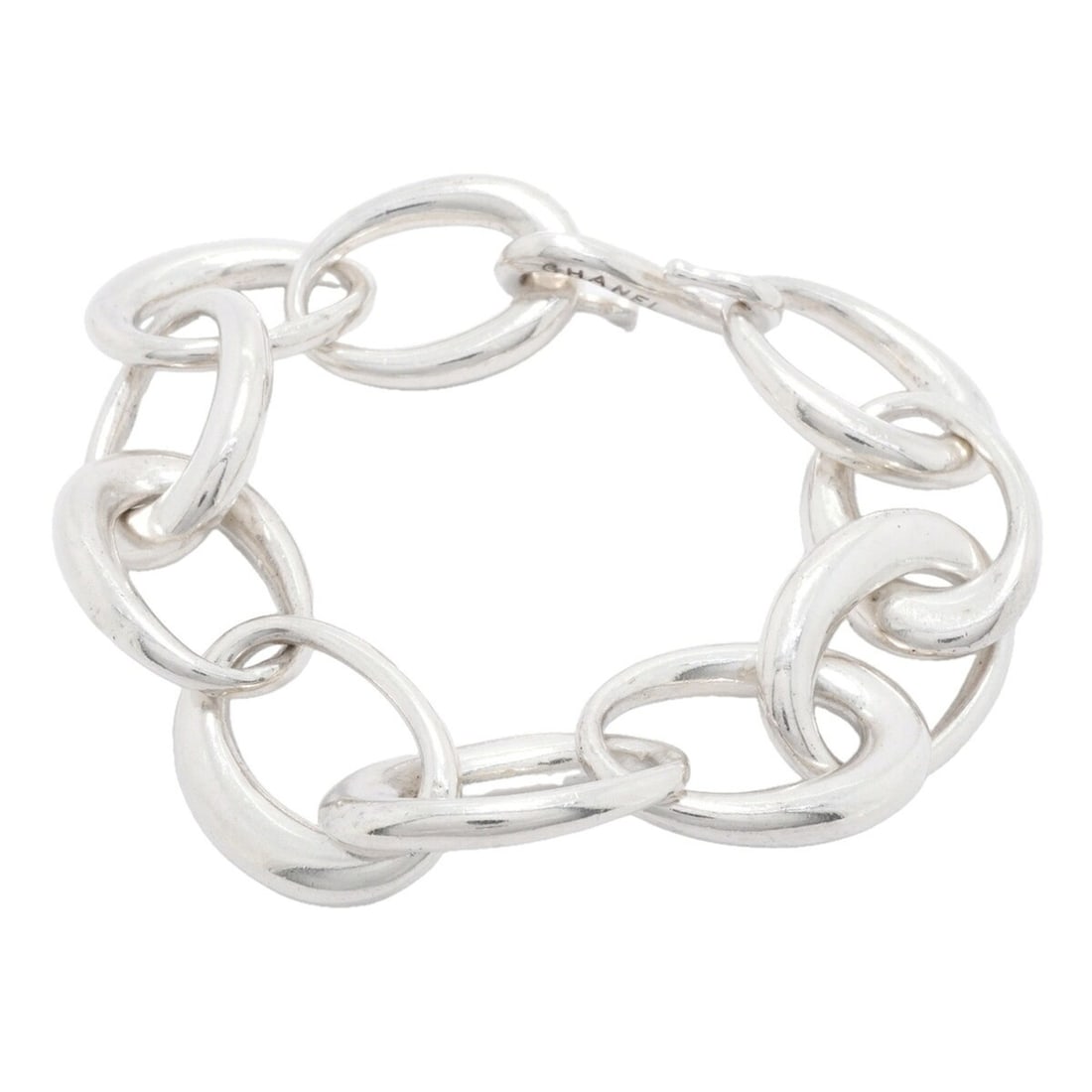 Chanel Bracelet, Oval Sterling Silver 925, Women's, P3472155: --- Catalog ---Category: SizeLength: 17.5cm / 6.88''Category: DesignType: Charm braceletGender: WomenMaterial: Silver 925Category: GeneralBrand: Chanel--- Item List ---Section: ConditionRanking: Rank 