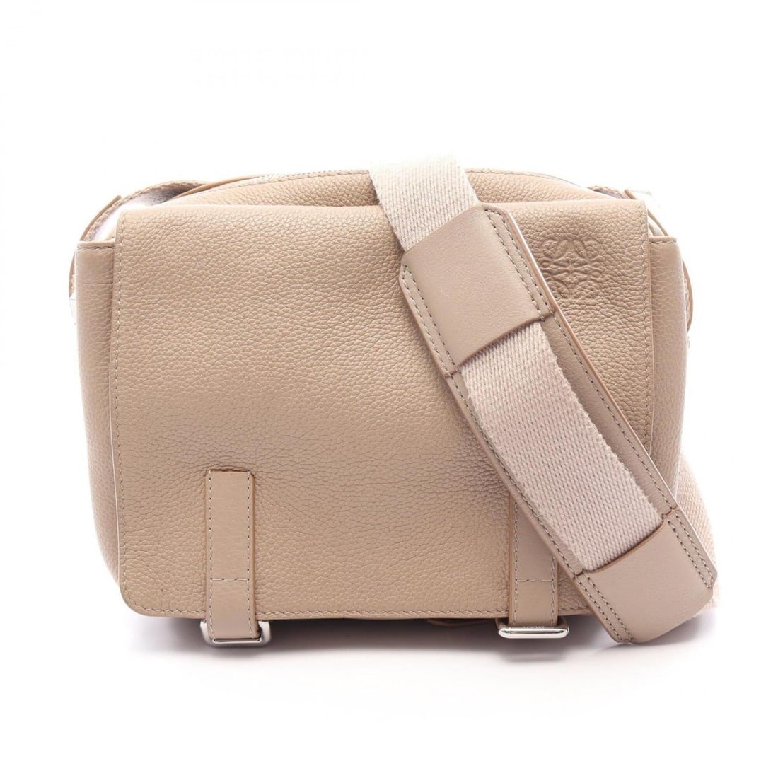 Loewe Military Messenger Bag XS Shoulder Handbag Leather Men's Beige: --- Catalog ---Category: SizeSize (HxWxD): 20cm x 24cm x 5cm / 7.87'' x 9.44'' x 1.96''Category: DesignType: Handbag, Messenger bag, Shoulder bagColor: BeigeGender: MenMaterial: Leather Category: Gene