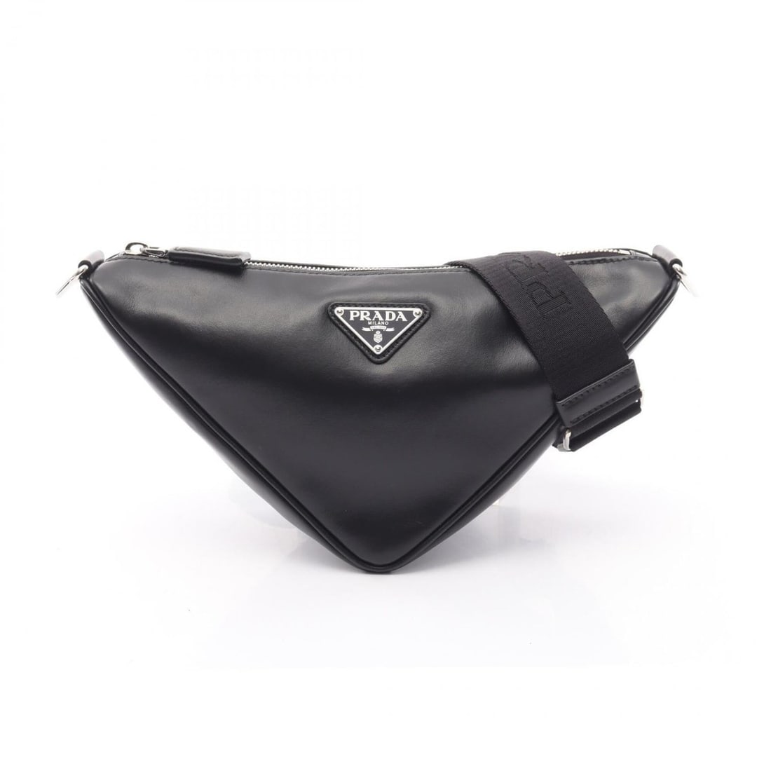 Prada Triangle Shoulder Bag Handbag Leather Women's Black 2VH155: --- Catalog ---Category: SizeSize (HxWxD): 16cm x 29cm x 10cm / 6.29'' x 11.41'' x 3.93''Category: DesignType: Handbag, Shoulder bagColor: BlackGender: WomenMaterial: Leather Category: GeneralMPN: 2VH