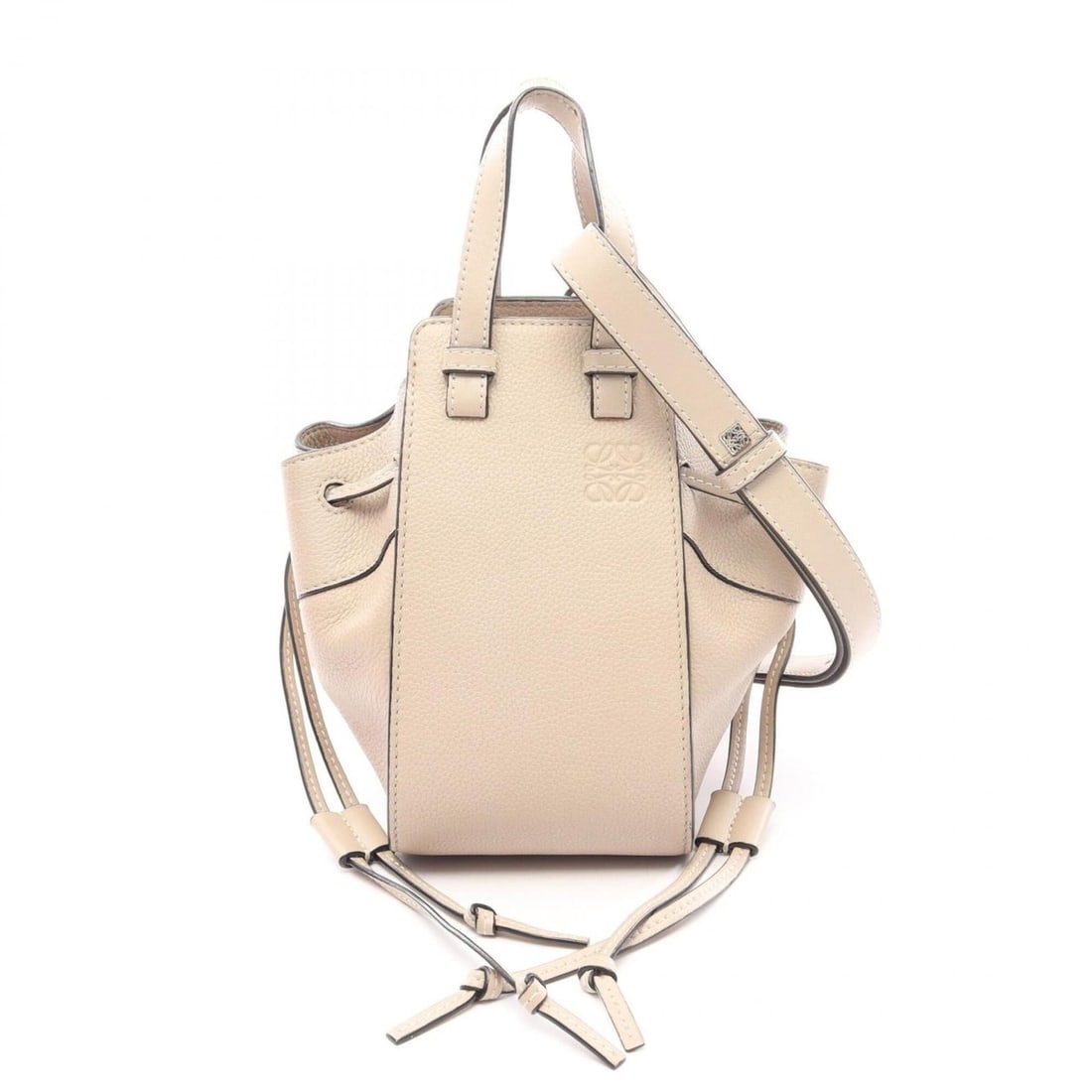 Loewe Hammock Drawstring Bag Mini 2-Way Handbag Leather Women's Beige: --- Catalog ---Category: SizeSize (HxWxD): 21cm x 10.5cm x 13.5cm / 8.26'' x 4.13'' x 5.31''Category: DesignType: HandbagColor: BeigeGender: WomenMaterial: Leather Category: GeneralBrand: Loewe--- Ite