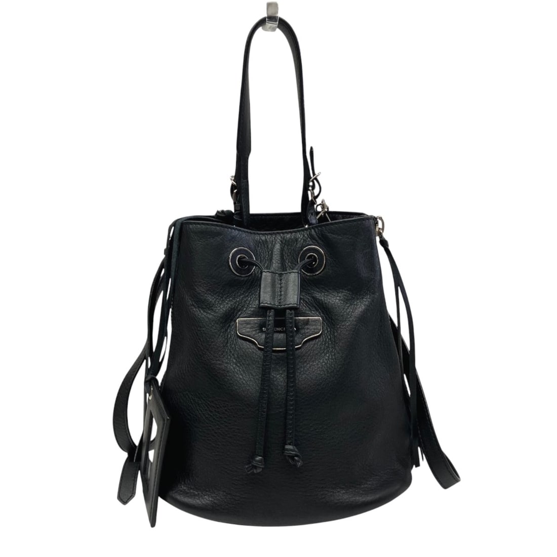 Balenciaga Paper Plate Handbag Leather: --- Catalog ---Category: SizeSize (HxWxD): 21cm x 20cm x 17cm / 8.26'' x 7.87'' x 6.69''Strap Length: 100cm - 105cm / 39.36'' - 41.33''Handle Length: 32cm - 36cm / 12.59'' - 14.17''Category: DesignTyp
