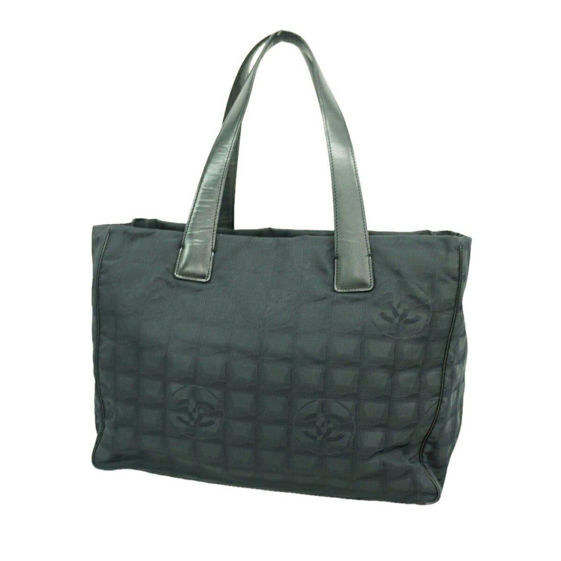 Chanel New Travel Nylon Tote Bag, Black/Champagne, Women's: --- Catalog ---Category: SizeSize (HxWxD): 27cm x 35cm x 15cm / 10.62'' x 13.77'' x 5.9''Category: DesignType: Tote bagColor: BlackGender: WomenMaterial: Nylon Hardware Color: Champagne goldCategory: 