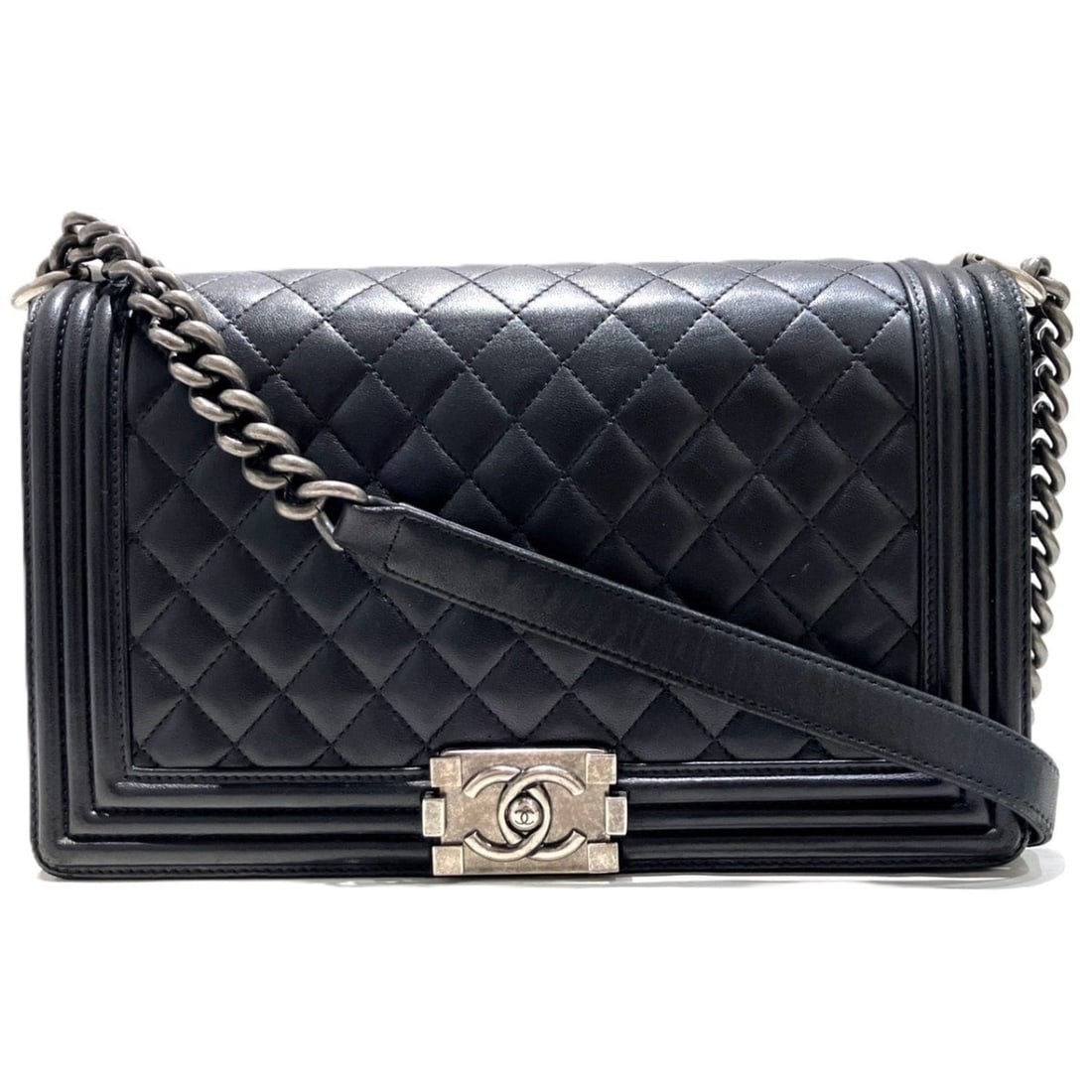 Chanel Large Chain Shoulder Bag, Boy Chanel, Lambskin, A92193: --- Catalog ---Category: SizeSize (HxWxD): 17.5cm x 28cm x 6cm / 6.88'' x 11.02'' x 2.36''Category: DesignType: Shoulder bagColor: BlackGender: WomenMaterial: Leather Category: GeneralMPN:
