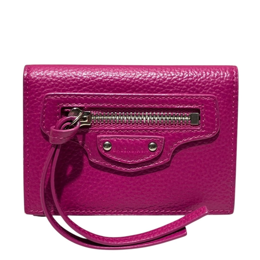 Balenciaga Neo-Classic Tri-fold Wallet, Leather, 640107: --- Catalog ---Category: SizeSize (HxWxD): 7.5cm x 9.5cm x 3cm / 2.95'' x 3.74'' x 1.18''Category: DesignType: Wallet (tri-fold)Color: PinkGender: WomenMaterial: Leather Category: GeneralMPN:
