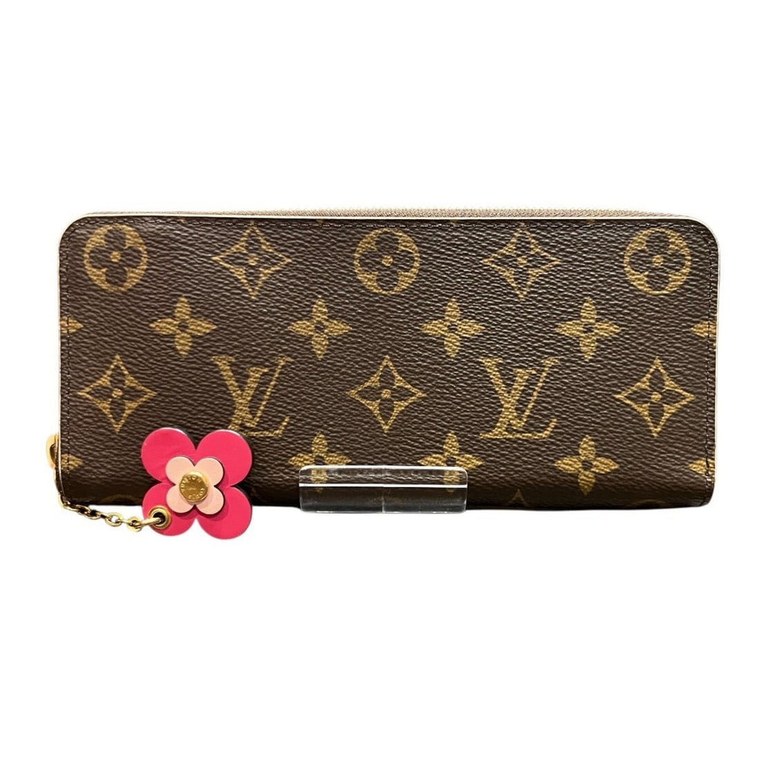 Louis Vuitton Portefeuille Clemence Long Wallet, Monogram Canvas, M64201: --- Catalog ---Category: SizeSize (HxWxD): 9cm x 19.5cm x 2cm / 3.54'' x 7.67'' x 0.78''Category: DesignType: Coin purse/coin caseColor: Brown, GalleGender: WomenMaterial: Monogram Category: