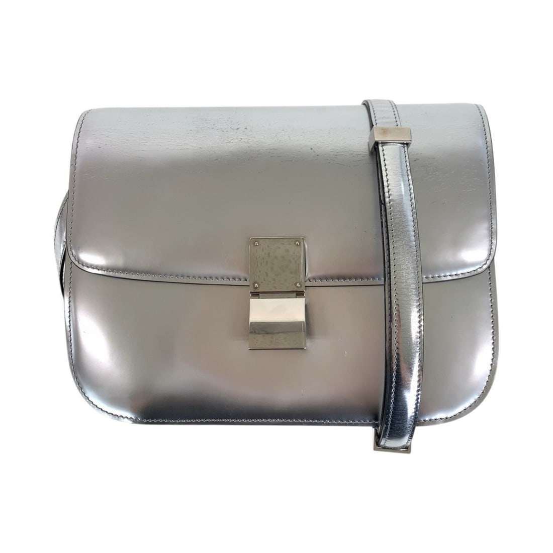 CELINE Classic Box Medium Silver Leather Shoulder Bag/Pouch for Women: --- Catalog ---Category: SizeSize (HxWxD): 18cm x 24cm x 7cm / 7.08'' x 9.44'' x 2.75''Category: DesignType: Pochette, Shoulder bagColor: SilverGender: WomenMaterial: Leather Category: GeneralBrand: C