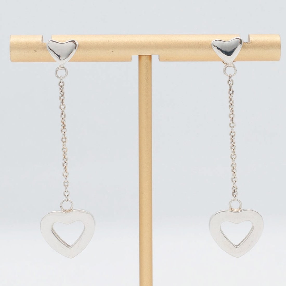 Tiffany & Co. Heart Link Drop Earrings, Sterling Silver 925, Ear Chain, Women's Earrings: --- Catalog ---Category: SizeSize (HxWxD): 47.00mm x 12.00mm / 1.85'' x 0.47''Category: DesignType: Drop earringsGender: WomenMaterial: Sterling silver 925Category: GeneralBrand: Tiffany--- Item List 