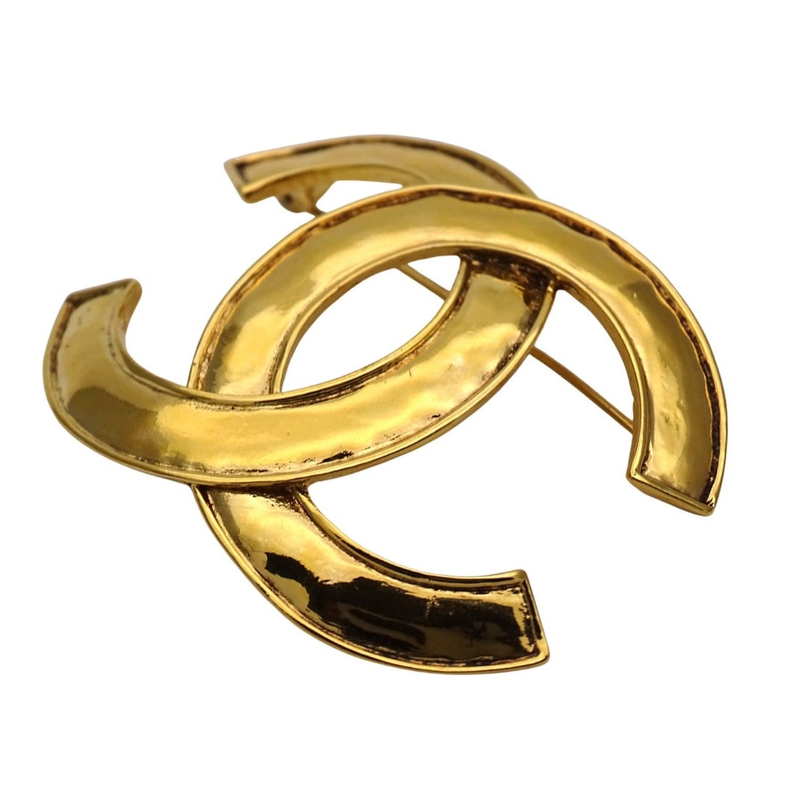 Chanel brooch for women and men, GP gold, large, vintage style, logo, accessory, 94P: --- Catalog ---Category: SizeSize (HxWxD): 5cm x 7cm / 1.96'' x 2.75''Category: DesignType: BroochColor: GoldGender: Men,WomenMaterial: Gold platingCategory: GeneralBrand: ChanelCountry of Origin: Fra