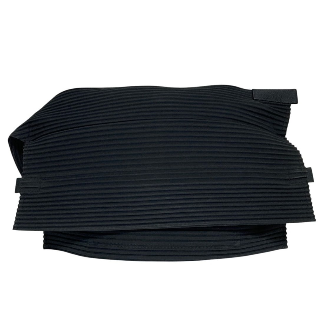 HOMME PLISSE ISSEY MIYAKE Pleats Easy Handbag HP04AG508 Black (Men's & Women's): --- Catalog ---Category: SizeSize (HxWxD): 37cm x 46cm x 17cm / 14.56'' x 18.11'' x 6.69''Category: DesignType: HandbagColor: BlackGender: Men,WomenCategory: GeneralBrand: Issey Miyake--- Item List --