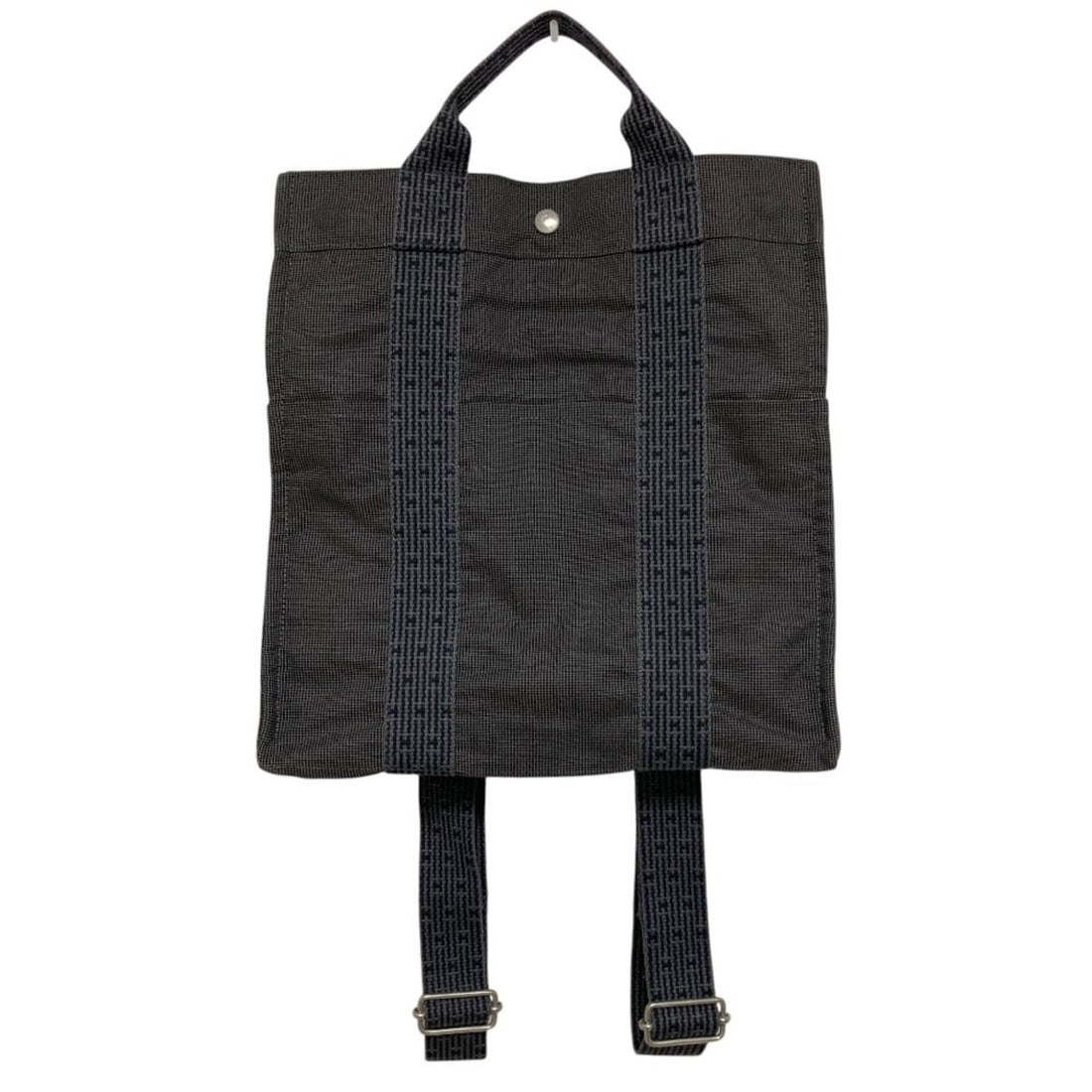 HERMES Hermes Herline MM Backpack Handbag Gray Women's: --- Catalog ---Category: SizeSize (HxWxD): 34cm x 32.5cm x 12.5cm / 13.38'' x 12.79'' x 4.92''Category: DesignType: BackpackColor: GrayGender: WomenCategory: GeneralBrand: Hermes--- Item List ---Secti