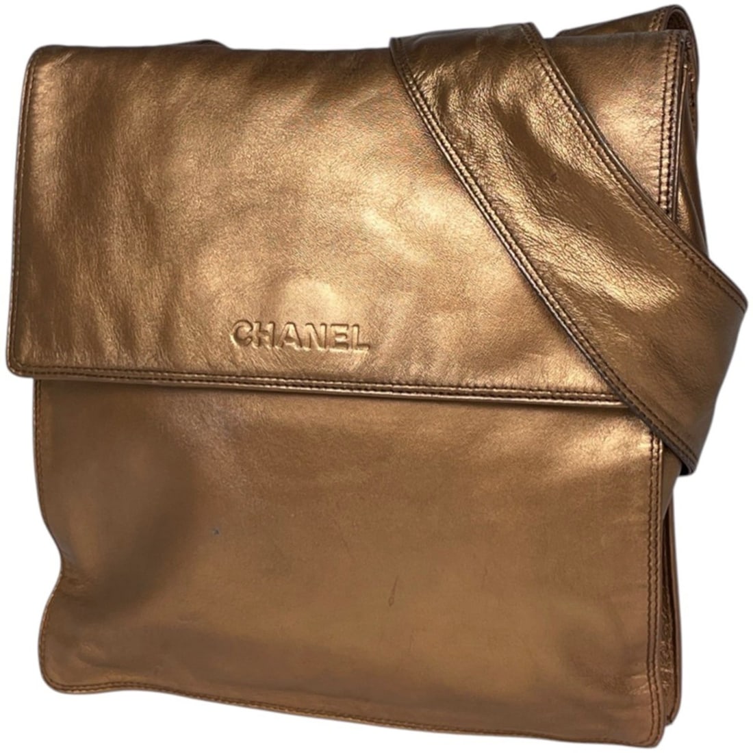 Chanel CHANEL Shoulder Bag Leather Bronze Women's: --- Catalog ---Category: SizeSize (HxWxD): 28cm x 27cm x 2cm / 11.02'' x 10.62'' x 0.78''Category: DesignType: Shoulder bagColor: BronzeGender: WomenMaterial: Leather Category: GeneralBrand: Chanel---