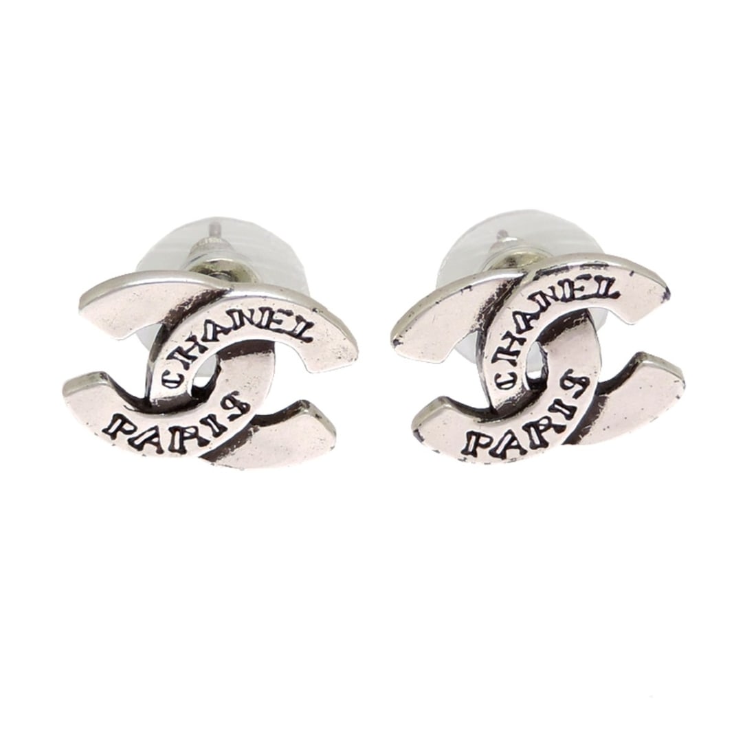Chanel Coco Mark Women's Metal Earrings: --- Catalog ---Category: SizeSize (HxWxD): 12.00mm x 16.00mm / 0.47'' x 0.63''Category: DesignType: Stud earringsGender: WomenMaterial: MetalCategory: GeneralBrand: Chanel--- Item List ---Section: Con