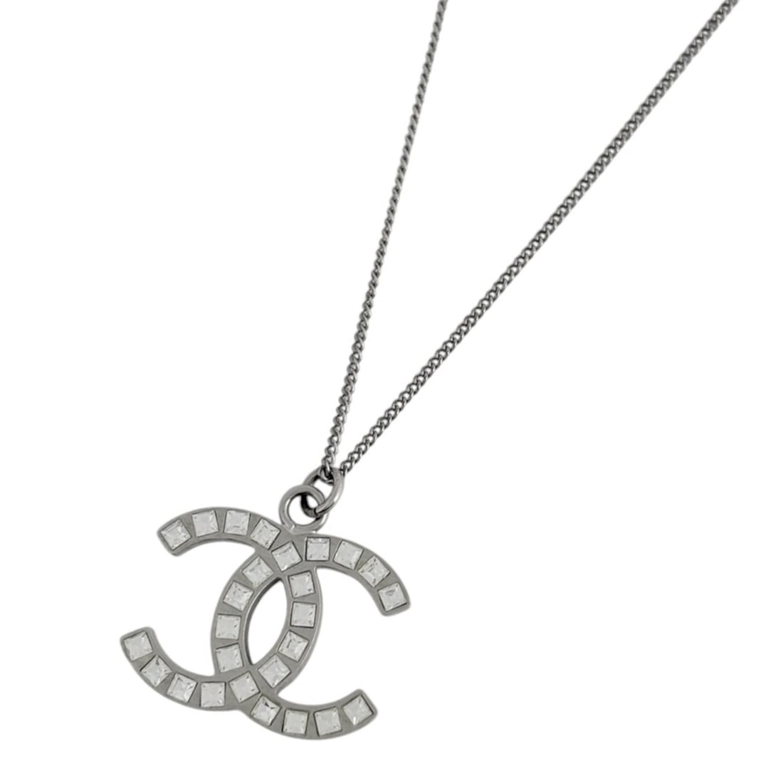 Chanel necklace, Coco Mark, metal, rhinestone, silver, for women.: --- Catalog ---Category: SizePendant Size: 24mm x 24mm / 0.94'' x 0.94''Neck Circumference: 45 cm / 17.71''Category: DesignColor: SilverGender: WomenMaterial: Metal, RhinestoneNecklace Type: NecklaceC