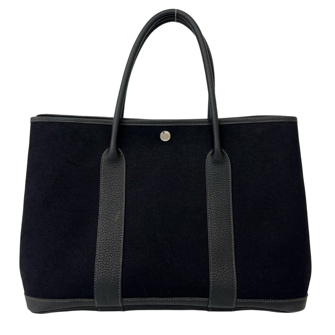 HERMES Garden Party PM Toile H Buffalo Tote Bag Semi-Shoulder Black 29806: --- Catalog ---Category: SizeSize (HxWxD): 25.5cm x 36cm x 16cm / 10.03'' x 14.17'' x 6.29''Category: DesignType: Shoulder bag, Tote bagColor: BlackGender: WomenMaterial: Toile H , Buffalo leather Cat
