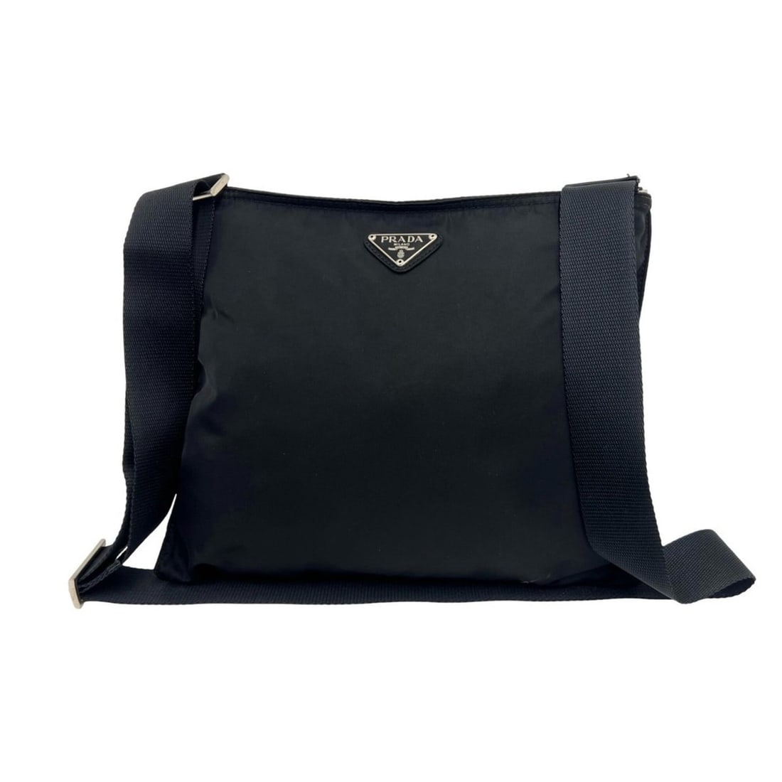 PRADA Prada Triangle Logo Hardware Tessuto Pocono Nylon Shoulder Bag Pouch Sacoche Black 19606: --- Catalog ---Category: SizeSize (HxWxD): 26cm x 31.5cm / 10.23'' x 12.4''Category: DesignType: Pochette, Shoulder bagColor: BlackGender: WomenMaterial: Nylon Category: GeneralBrand: Prada--- Item Li