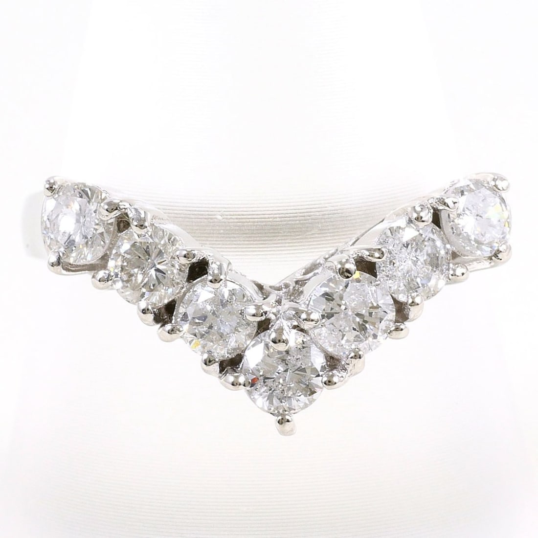 PT900 Platinum Ring, 1 Diamond (1.016ct), with Certificate of Authenticity, Total Weight 5.0g,: --- Catalog ---Category: SizeWidth: 10mm / 0.39''Weight: 5g / 0.17oz.JP Size: 17US Size: 8.5Category: DesignType: Band ringColor: PlatinumMetal: PlatinumStone: DiamondGender: Women,MenMaterial: Platin