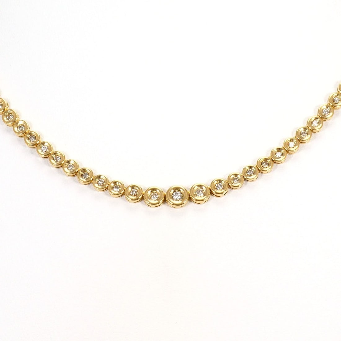 18K (18-karat) Yellow Gold Necklace with 2.00ct Diamond, Certificate of Authenticity, Total Weight: --- Catalog ---Category: SizeWeight: 18g / 0.63oz.Neck Circumference: 40 cm / 15.74''Category: DesignColor: Yellow goldMetal: GoldStone: DiamondGender: WomenMaterial: Yellow gold (18K)Metal Purity: 18