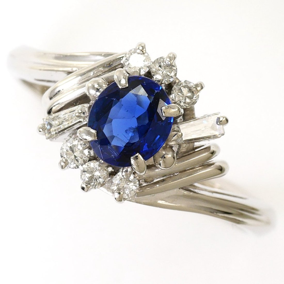 PT900 Platinum Ring, 1 Sapphire 0.50ct, Diamond 0.20ct, with Certificate of Authenticity, Total: --- Catalog ---Category: SizeWidth: 10mm / 0.39''Weight: 5.7g / 0.2oz.JP Size: 14.5US Size: 7Category: DesignType: Band ringColor: PlatinumMetal: PlatinumStone: Diamond, SapphireGender: WomenMaterial: