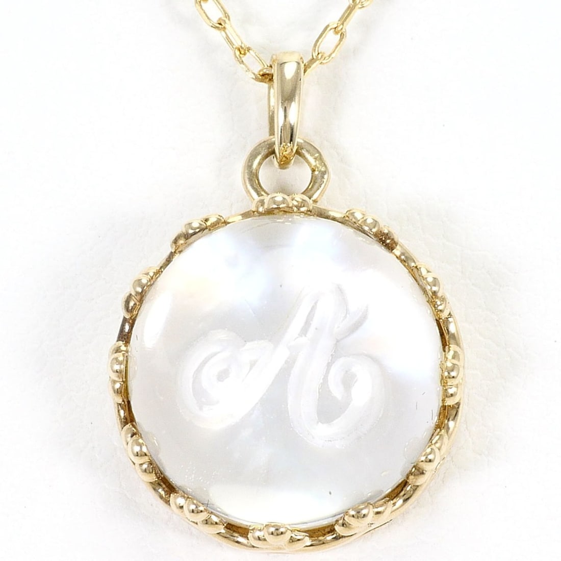 K10 10K YG Yellow Gold Necklace with Crystal and Shell, Total Weight 3.6g, 39cm, Jewelry: --- Catalog ---Category: SizeWeight: 3.6g / 0.12oz.Pendant Size: 20mm x 13mm / 0.78'' x 0.51''Neck Circumference: 39 cm / 15.35''Category: DesignColor: Yellow goldMetal: GoldStone: Crystal, ShellGende