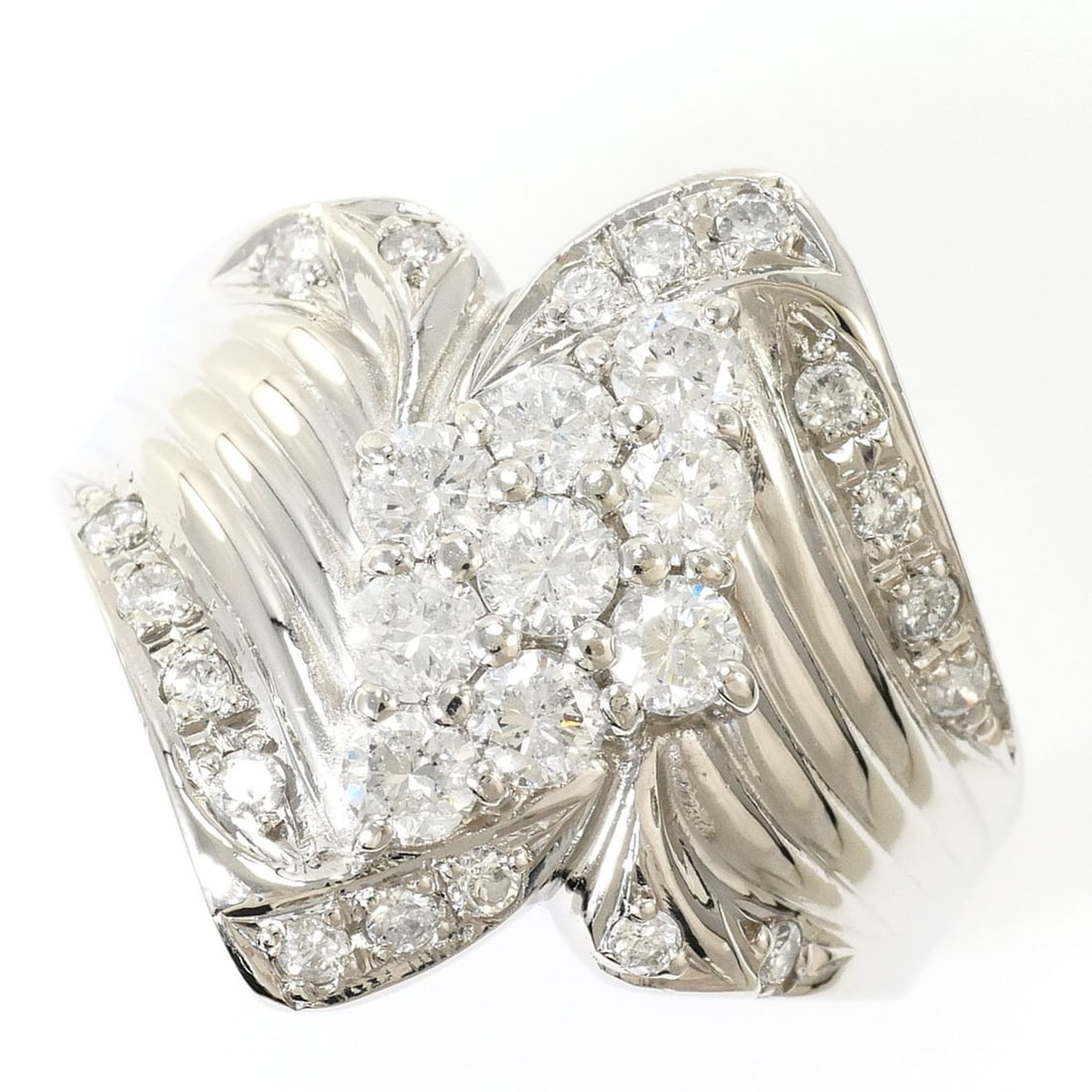 PT900 Platinum Ring, 1 Diamond (1.00ct), with Appraisal Certificate, Total Weight 8.5g, Jewelry: --- Catalog ---Category: SizeWidth: 19mm / 0.75''Weight: 8.5g / 0.29oz.JP Size: 16US Size: 8Category: DesignType: Band ringColor: PlatinumMetal: PlatinumStone: DiamondGender: WomenMaterial: Platinum 9