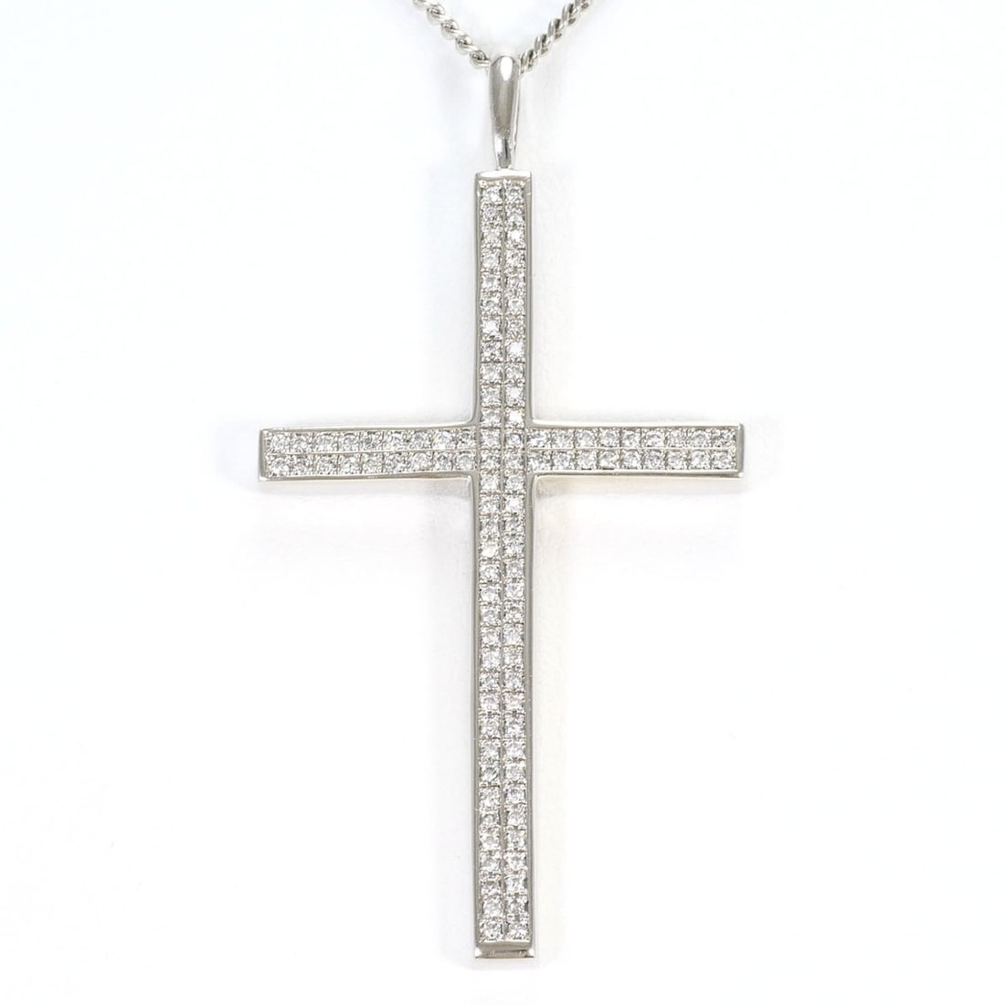 PT900 Platinum / PT850 Necklace with 0.53ct Diamond, Certificate of Authenticity, Total Weight: --- Catalog ---Category: SizeWeight: 21.3g / 0.75oz.Pendant Size: 58mm x 30mm / 2.28'' x 1.18''Neck Circumference: 50 cm / 19.68''Category: DesignColor: PlatinumMetal: PlatinumStone: DiamondGender: Wo