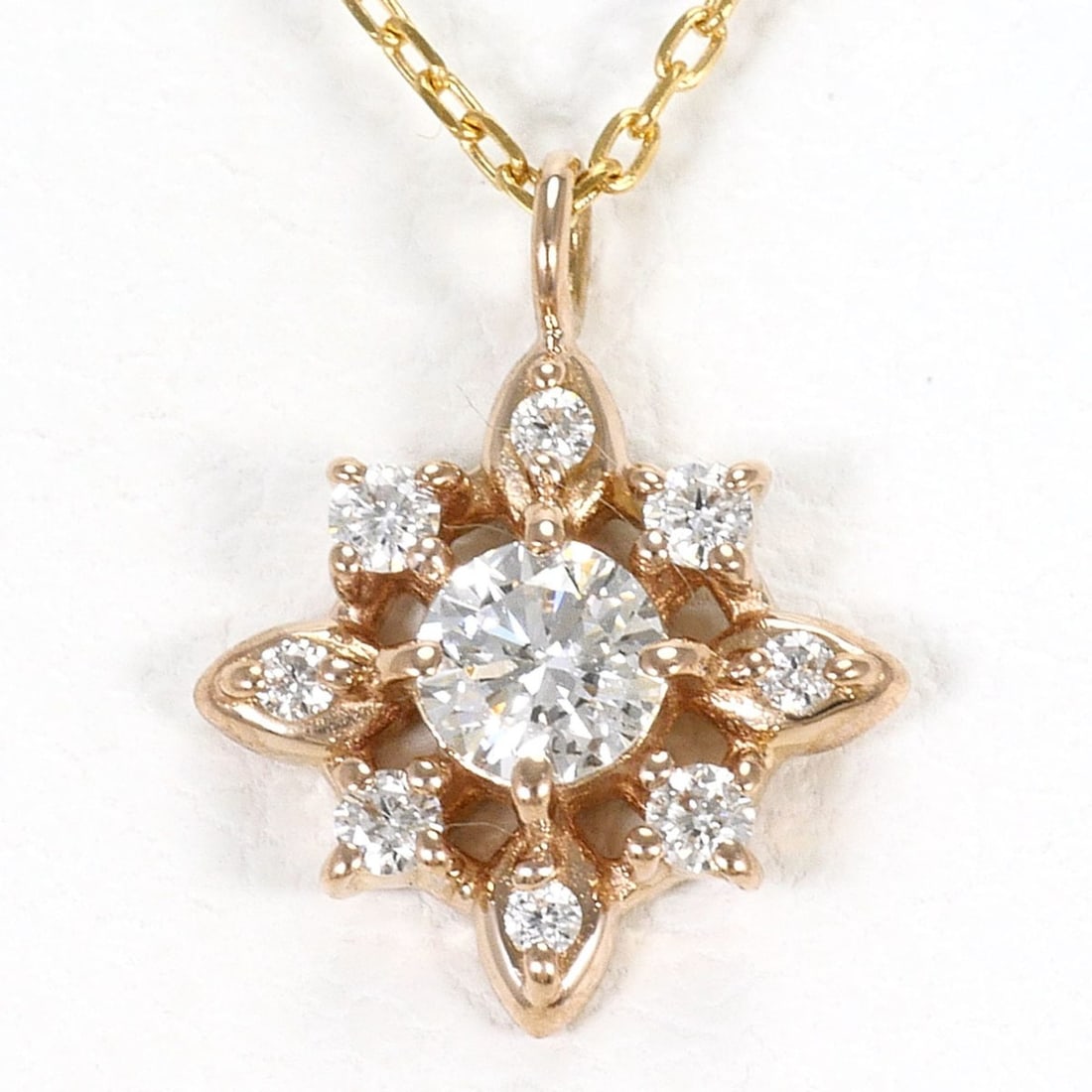 18K Pink Gold (PG) and Yellow (YG) Necklace with 0.14ct Diamond, Total Weight 1.3g, 39cm Length,: --- Catalog ---Category: SizeWeight: 1.3g / 0.04oz.Pendant Size: 10mm x 8mm / 0.39'' x 0.31''Neck Circumference: 39 cm / 15.35''Category: DesignColor: Pink gold, Yellow goldMetal: GoldStone: DiamondGe