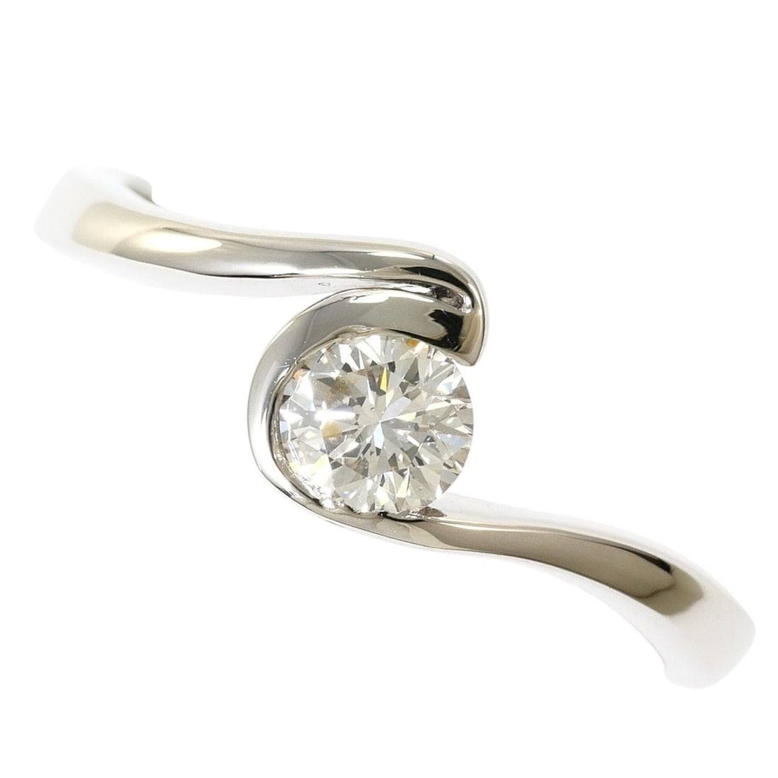PT900 Platinum Ring, 1 Diamond, 0.30ct VS2 Clarity, Certified, Total Weight 4.2g, Jewelry: --- Catalog ---Category: SizeWidth: 6mm / 0.24''Weight: 4.2g / 0.14oz.JP Size: 11US Size: 6Category: DesignType: Band ringColor: PlatinumMetal: PlatinumStone: DiamondGender: WomenMaterial: Platinum 90