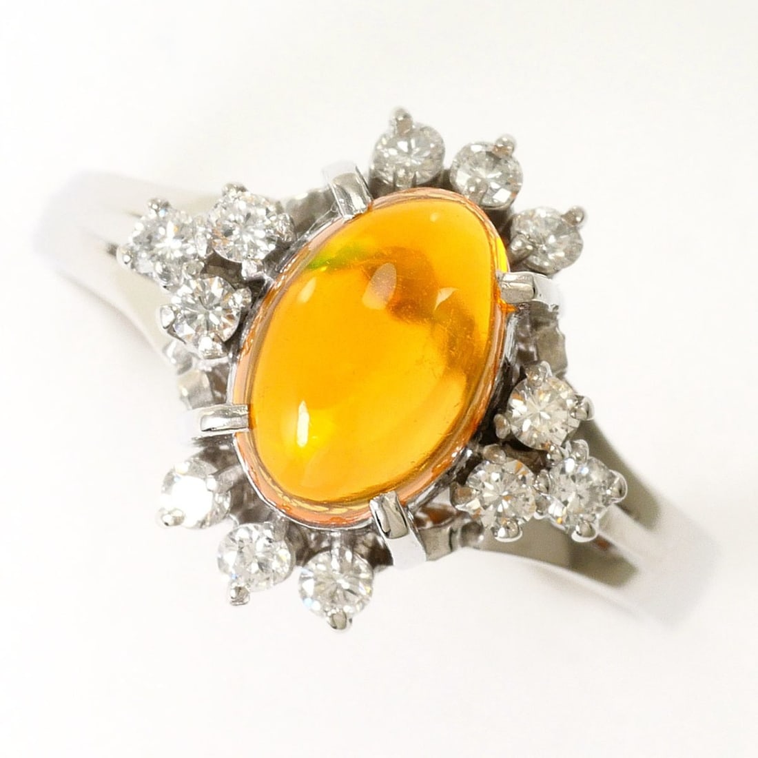 PT900 Platinum Ring, 1 Fire Opal 1.10ct, Diamond 0.27ct, with Certificate of Authenticity, Total: --- Catalog ---Category: SizeWidth: 13mm / 0.51''Weight: 6g / 0.21oz.JP Size: 14US Size: 7Category: DesignType: Band ringColor: PlatinumMetal: PlatinumStone: Diamond, OpalGender: WomenMaterial: Platin