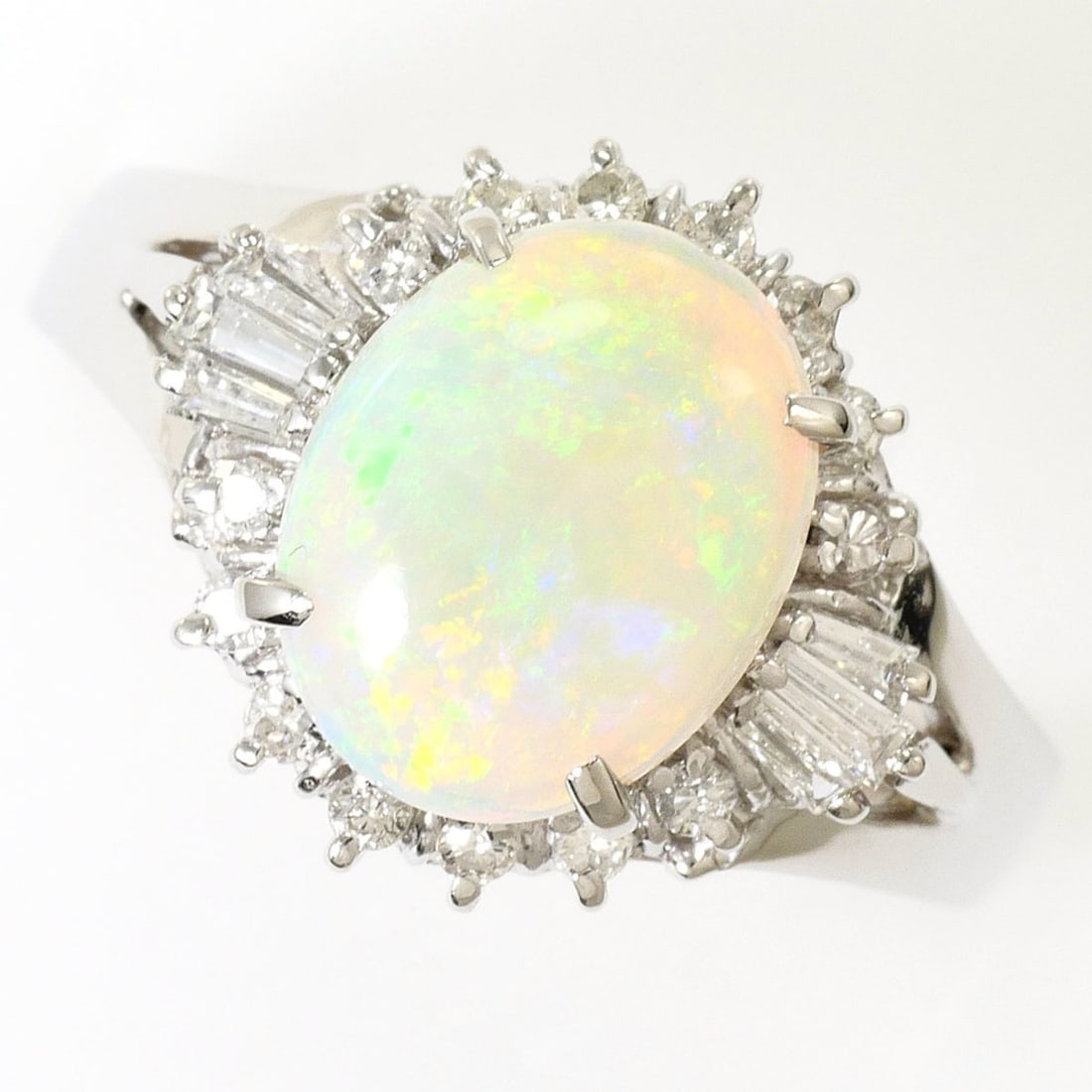 PT900 Platinum Ring, 1 Opal 1.33ct, Diamond 0.27ct, with Certificate of Authenticity, Total Weight: --- Catalog ---Category: SizeWidth: 13mm / 0.51''Weight: 5.6g / 0.19oz.JP Size: 14.5US Size: 7Category: DesignType: Band ringColor: PlatinumMetal: PlatinumStone: Diamond, OpalGender: WomenMaterial: Pl