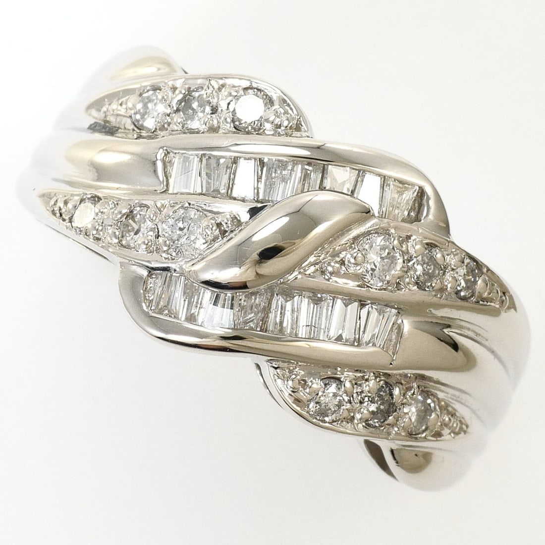 PT900 Platinum Ring, 1 Diamond (0.47ct), with Appraisal Certificate, Total Weight 6.9g, Jewelry: --- Catalog ---Category: SizeWidth: 10mm / 0.39''Weight: 6.9g / 0.24oz.JP Size: 13US Size: 6.5Category: DesignType: Band ringColor: PlatinumMetal: PlatinumStone: DiamondGender: WomenMaterial: Platinum