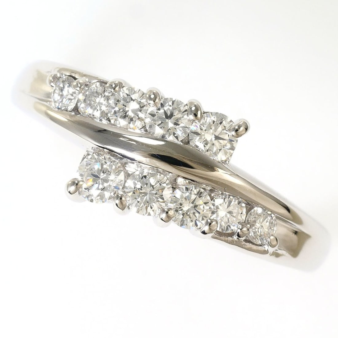 PT900 Platinum Ring, 1 Diamond (0.50ct), with Appraisal Certificate, Total Weight 4.7g, Jewelry: --- Catalog ---Category: SizeWidth: 8mm / 0.31''Weight: 4.7g / 0.16oz.JP Size: 11.5US Size: 6Category: DesignType: Band ringColor: PlatinumMetal: PlatinumStone: DiamondGender: WomenMaterial: Platinum 