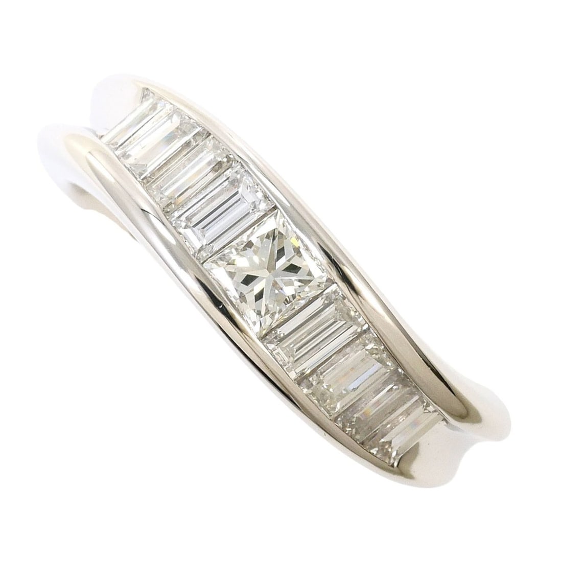 PT900 Platinum Ring, 1 Diamond, 1.02ct, VS1 Clarity, Certificate of Authenticity, Total Weight 8.1g,: --- Catalog ---Category: SizeWidth: 5mm / 0.2''Weight: 8.1g / 0.28oz.JP Size: 12.5US Size: 6.5Category: DesignType: Band ringColor: PlatinumMetal: PlatinumStone: DiamondGender: WomenMaterial: Platinum