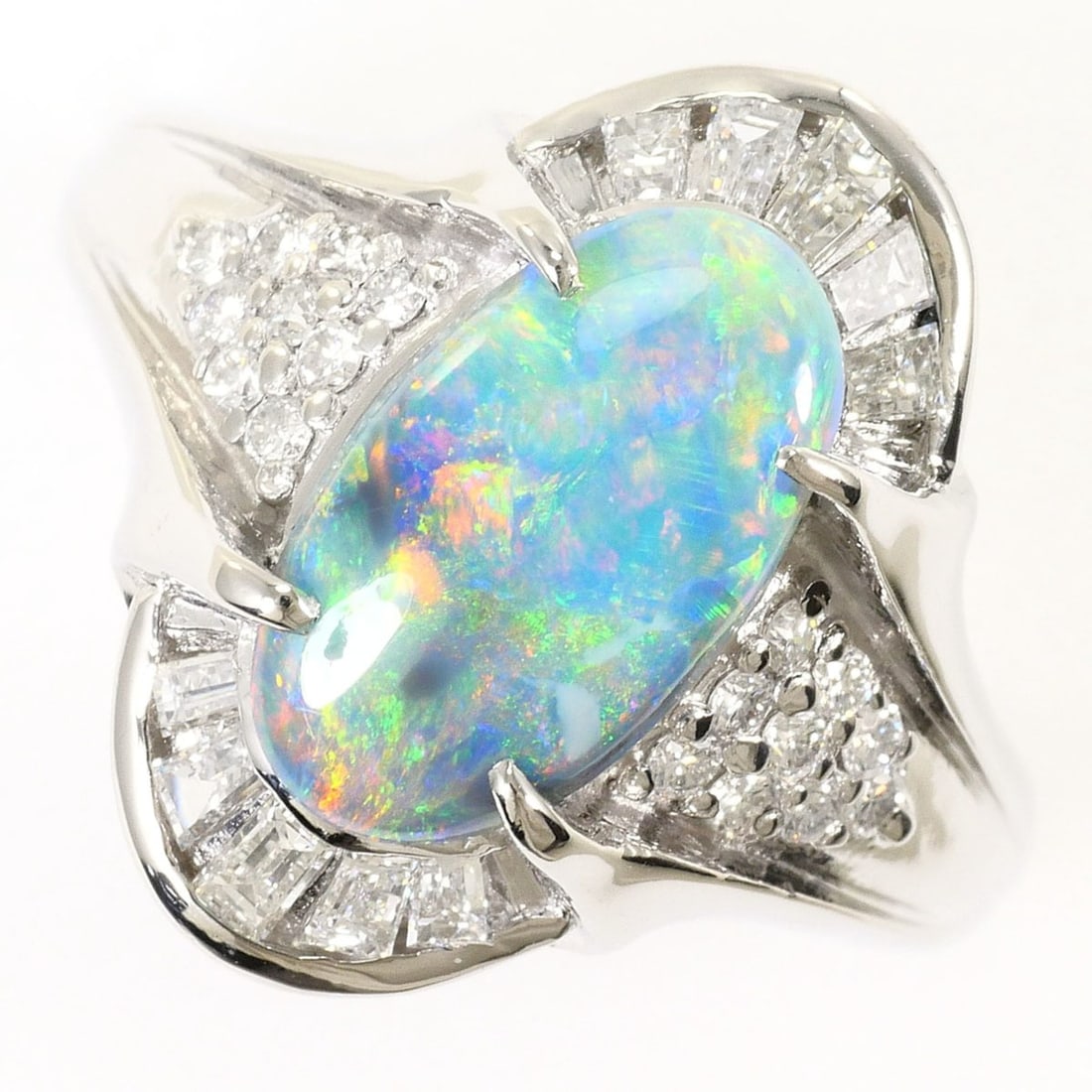 PT900 Platinum Ring, 1 Black Opal 2.00ct, Diamond 0.47ct, with Certificate of Authenticity, Total: --- Catalog ---Category: SizeWidth: 17mm / 0.67''Weight: 9.3g / 0.32oz.JP Size: 11US Size: 6Category: DesignType: Band ringColor: Black, PlatinumMetal: PlatinumStone: Diamond, OpalGender: WomenMateria