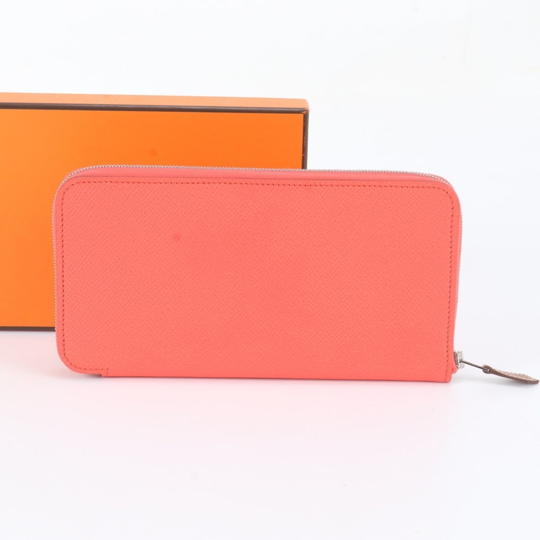 Hermes Azap Long Silk In Leather Wallet, Round Zipper, 2022 Production, U Stamp, Women's.: --- Catalog ---Category: SizeSize (HxWxD): 10.5cm x 20cm x 2.5cm / 4.13'' x 7.87'' x 0.98''Category: DesignType: Long wallet (bi-fold)Color: PinkGender: WomenMaterial: Leather Category: GeneralBrand: 
