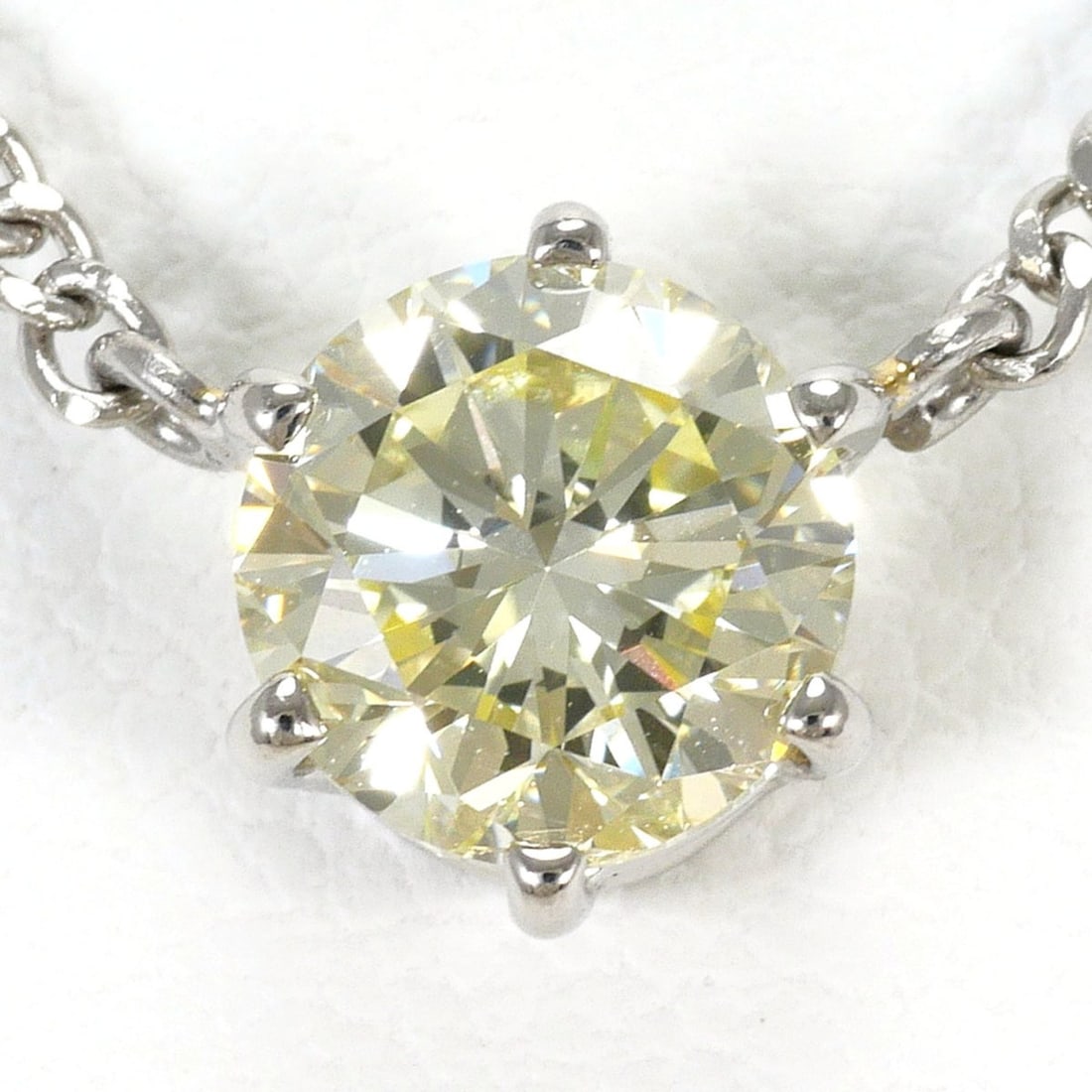 PT850 Platinum Necklace with 1.03ct Yellow Diamond (VS2 clarity, certified), Total Weight 4.6g,: --- Catalog ---Category: SizeWeight: 4.6g / 0.16oz.Pendant Size: 7mm x 7mm / 0.27'' x 0.27''Neck Circumference: 41 cm / 16.14''Category: DesignColor: Platinum, YellowMetal: PlatinumStone: DiamondGende